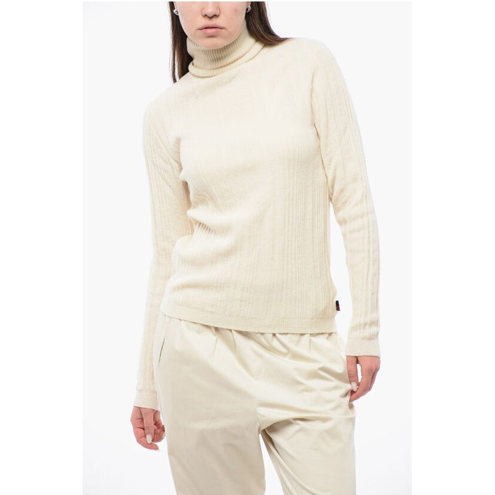 Свитер из кашемировой смеси в рубчик с воротником-стойкой Woolrich, White
Свитер из кашемировой смеси в рубчик с воротником-стойкой Woolrich, White