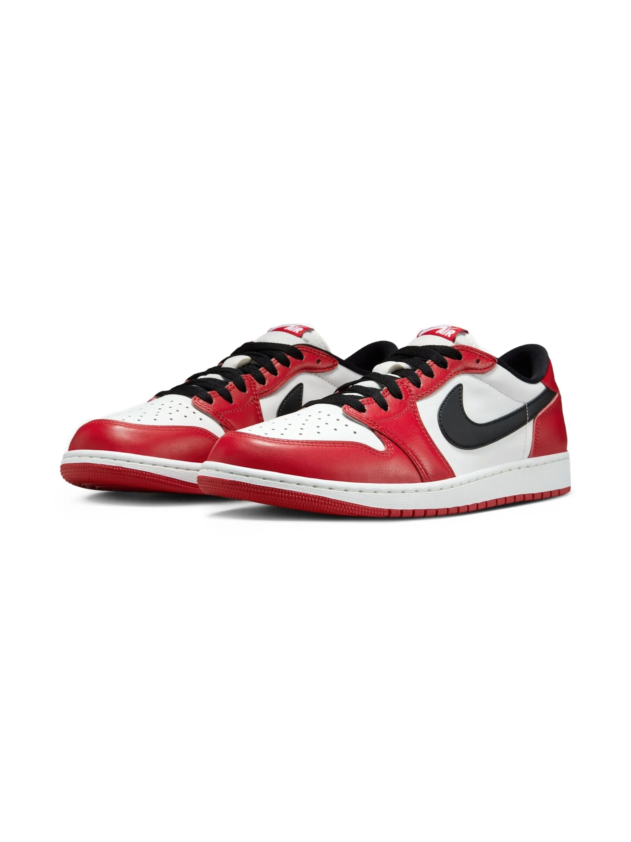 Кроссовки Air Jordan 1 Low OG Chicago Jordan Kids, белый
Кроссовки Air Jordan 1 Low OG Chicago Jordan Kids, белый