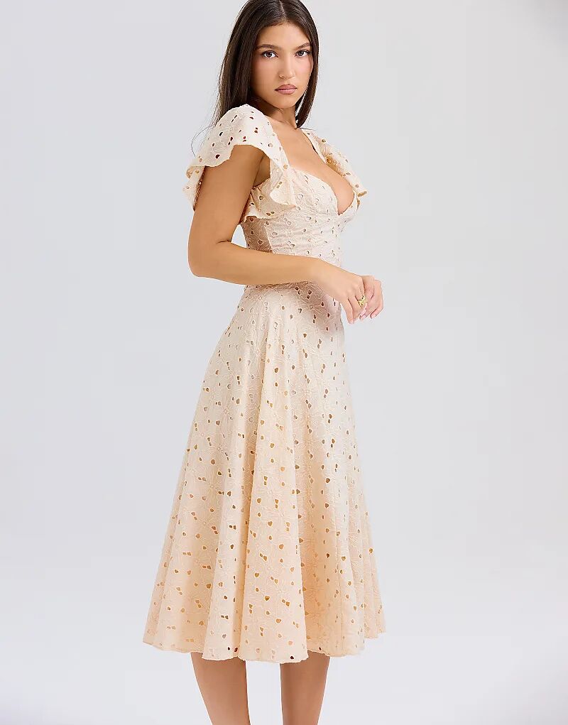 Платье-миди House of CB Amaya Tea Broderie Anglais в кремовом цвете
Платье-миди House of CB Amaya Tea Broderie Anglais в кремовом цвете