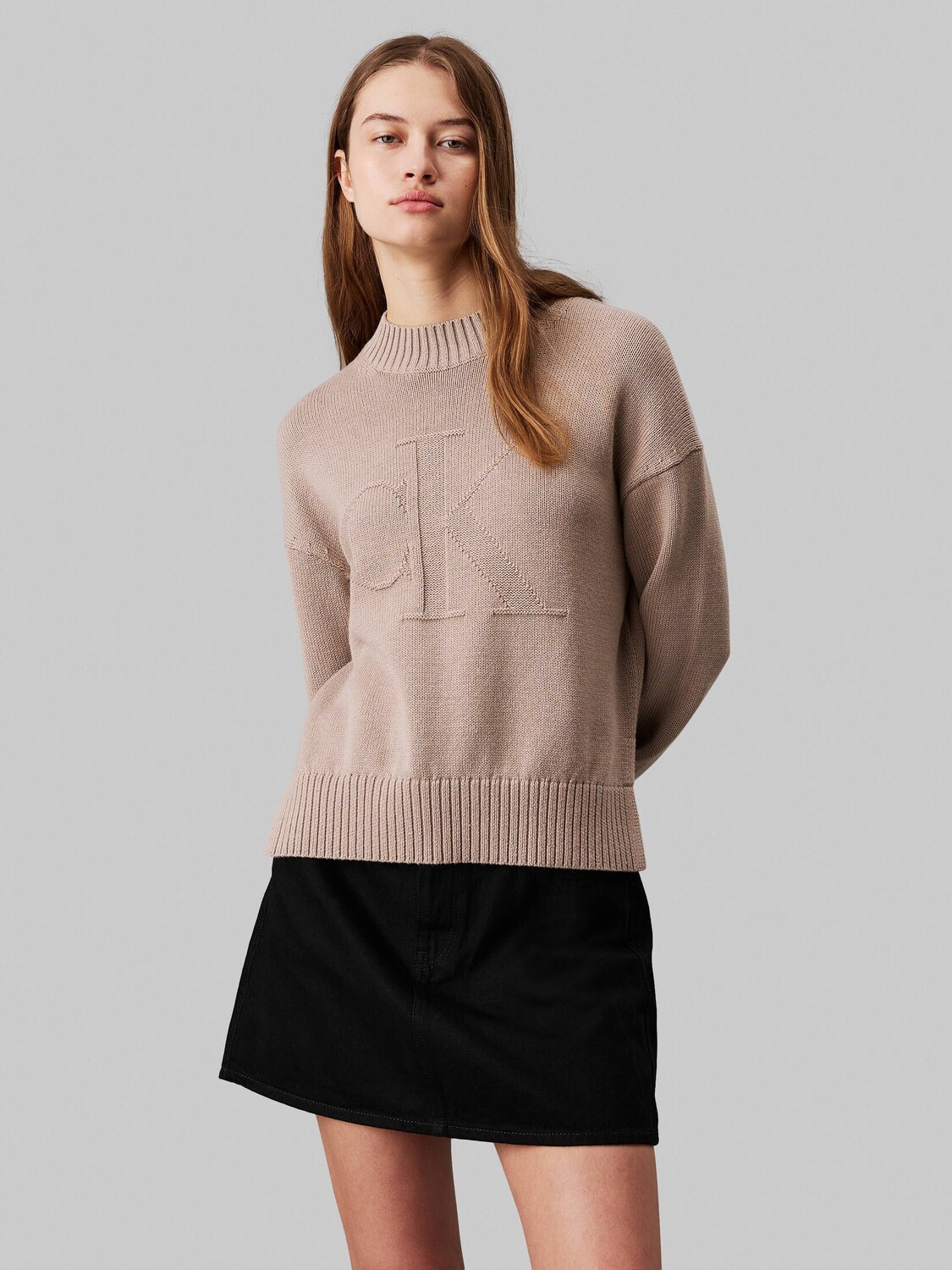 Свитер интарсия Calvin Klein, бежевый
Свитер интарсия Calvin Klein, бежевый