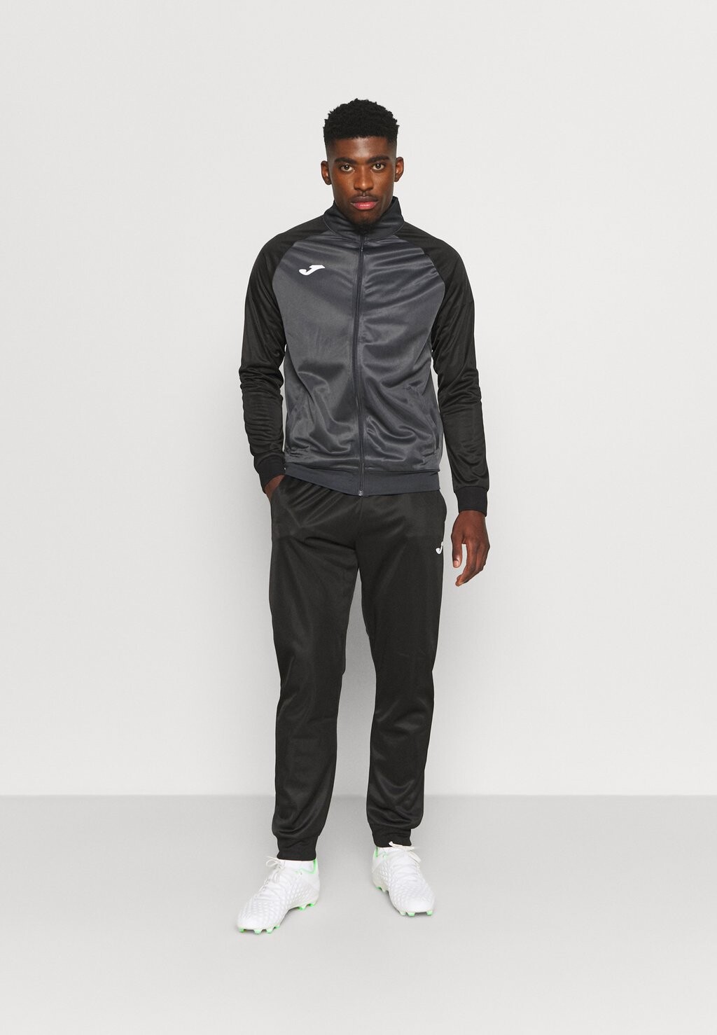 Спортивный костюм Joma ACADEMY, цвет Anthracite/Black
Спортивный костюм Joma ACADEMY, цвет Anthracite/Black