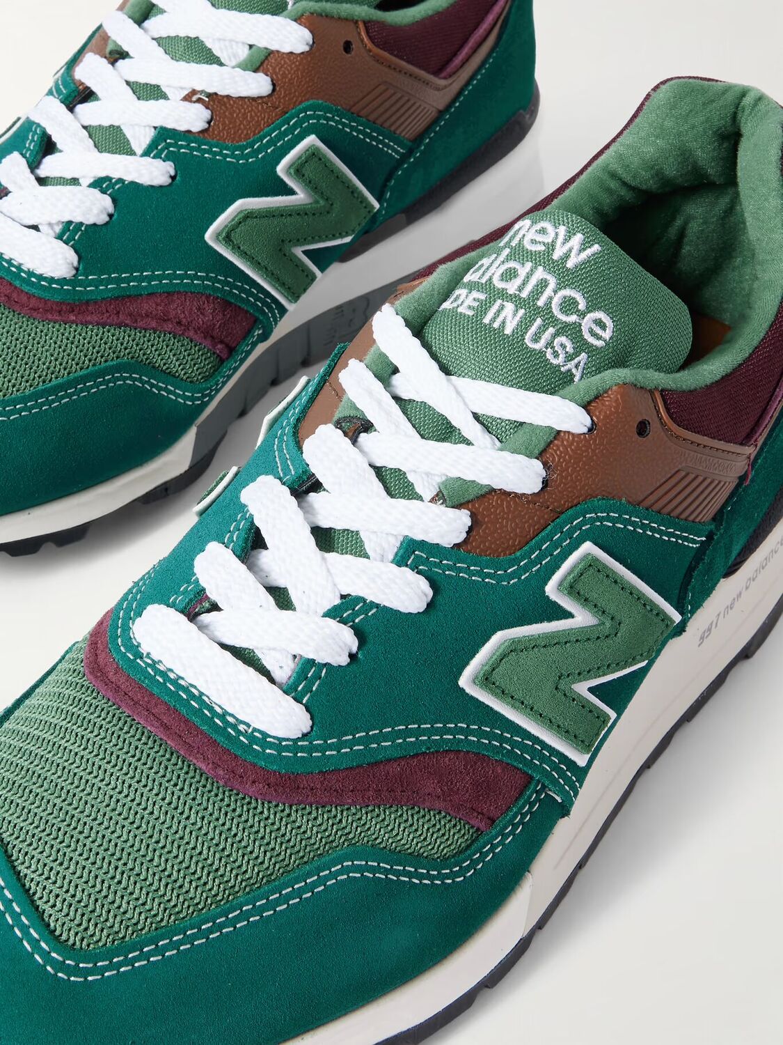 Кроссовки MiUS 997 из замши и сетки с резиновой отделкой NEW BALANCE, зеленый
Кроссовки MiUS 997 из замши и сетки с резиновой отделкой NEW BALANCE, зеленый