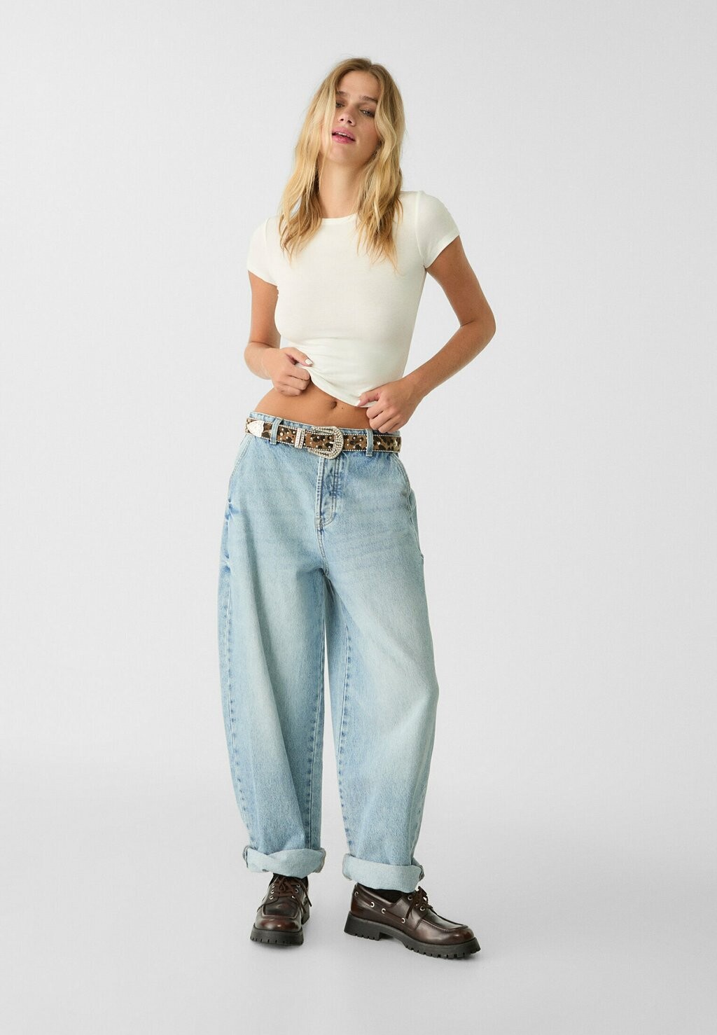 Базовая футболка Stradivarius, белый
Базовая футболка Stradivarius, белый