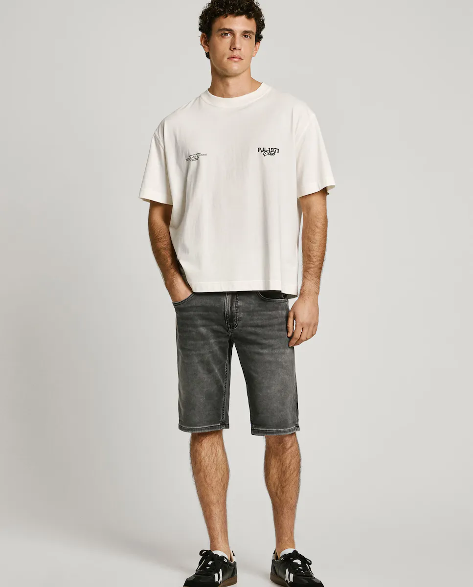 Бермуды мужские в стиле вакуэро, облегающий крой slim с эффектом поношенности Pepe Jeans, черный
Бермуды мужские в стиле вакуэро, облегающий крой slim с эффектом поношенности Pepe Jeans, черный