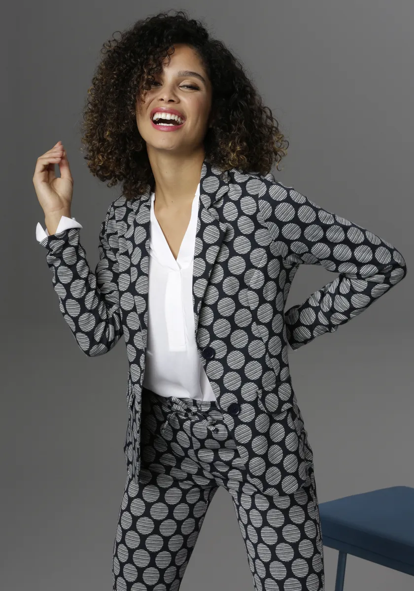 Блейзер Aniston SELECTED из джерси в полоску в горошек, серый
Блейзер Aniston SELECTED из джерси в полоску в горошек, серый