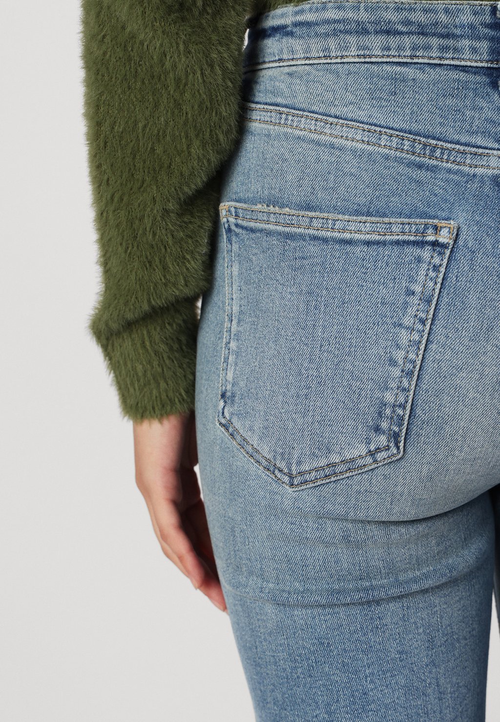 Расклешенные джинсы ONLJUICY ONLY, синий деним
Расклешенные джинсы ONLJUICY ONLY, синий деним