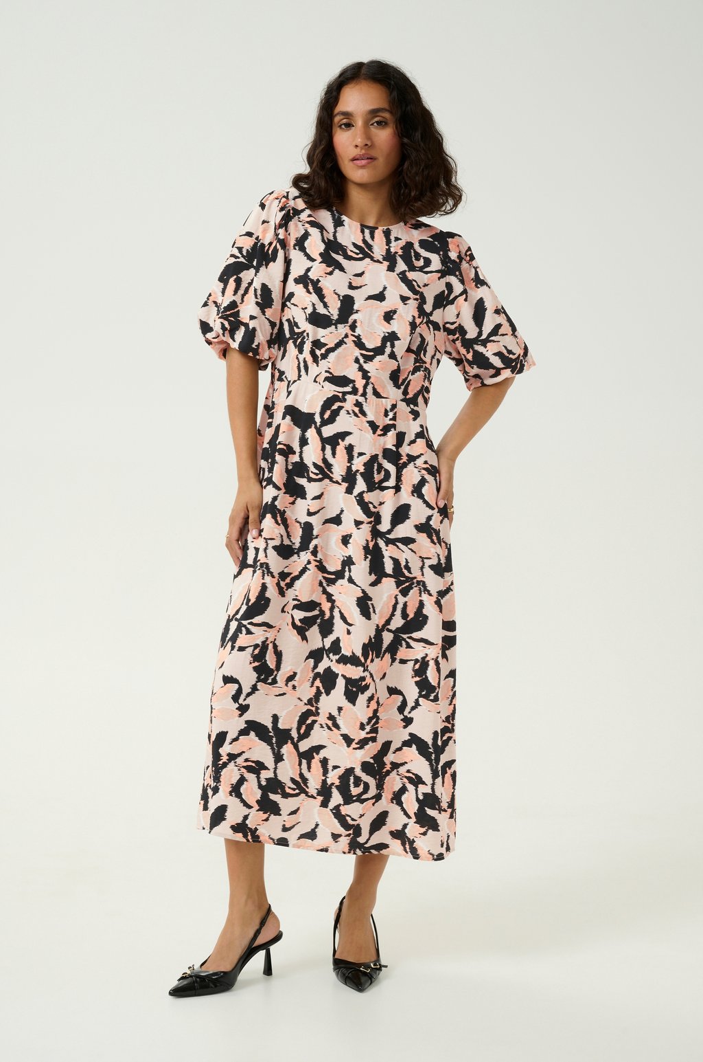 Коктейльное/вечернее платье KAPACO Kaffe, бежевый
Коктейльное/вечернее платье KAPACO Kaffe, бежевый