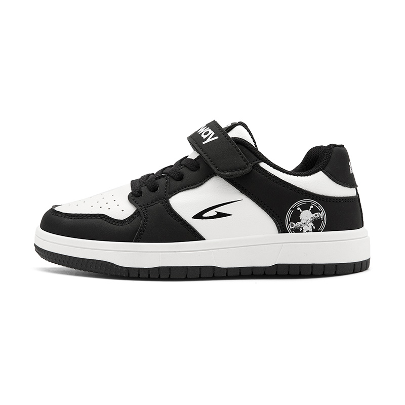 Нескользящие, противоударные, дышащие, легкие, амортизирующие. Низкие детские кроссовки для повседневной носки. DEERWAY, черный/белый
Нескользящие, противоударные, дышащие, легкие, амортизирующие. Низкие детские кроссовки для повседневной носки. DEERWAY, черный/белый