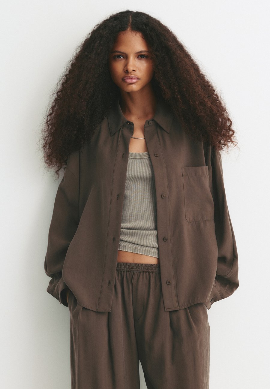 Блуза PULL&BEAR Button-down blouse, Brown
Блуза PULL&BEAR Button-down blouse, Brown