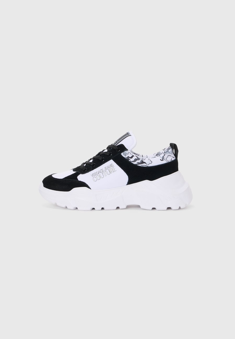 Кроссовки Versace Jeans Couture FONDO SPEEDTRACK, White
Кроссовки Versace Jeans Couture FONDO SPEEDTRACK, White