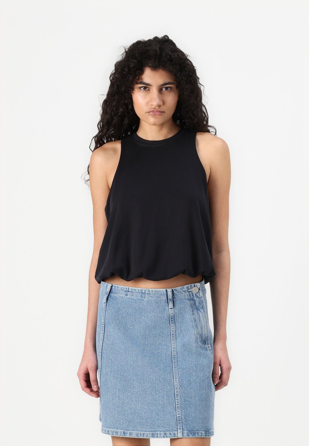 Топ BELLE MSCH Copenhagen, черный
Топ BELLE MSCH Copenhagen, черный