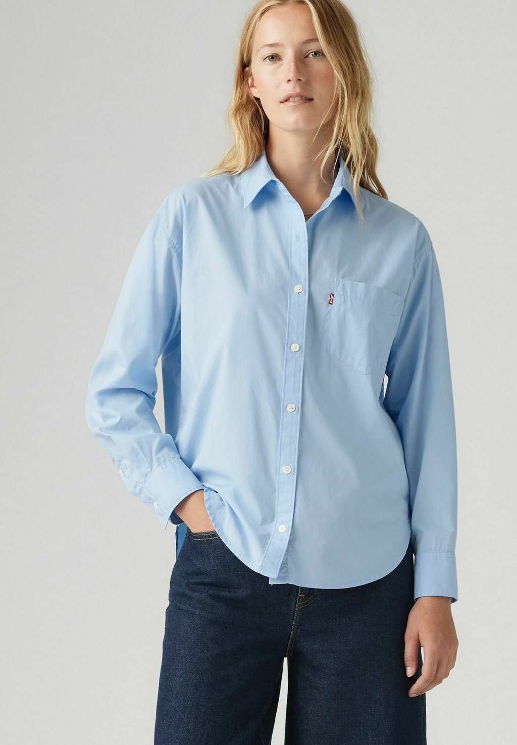 Блузка на пуговицах HARLIE NEW BF Levi's, цвет Serenity Blue
Блузка на пуговицах HARLIE NEW BF Levi's, цвет Serenity Blue