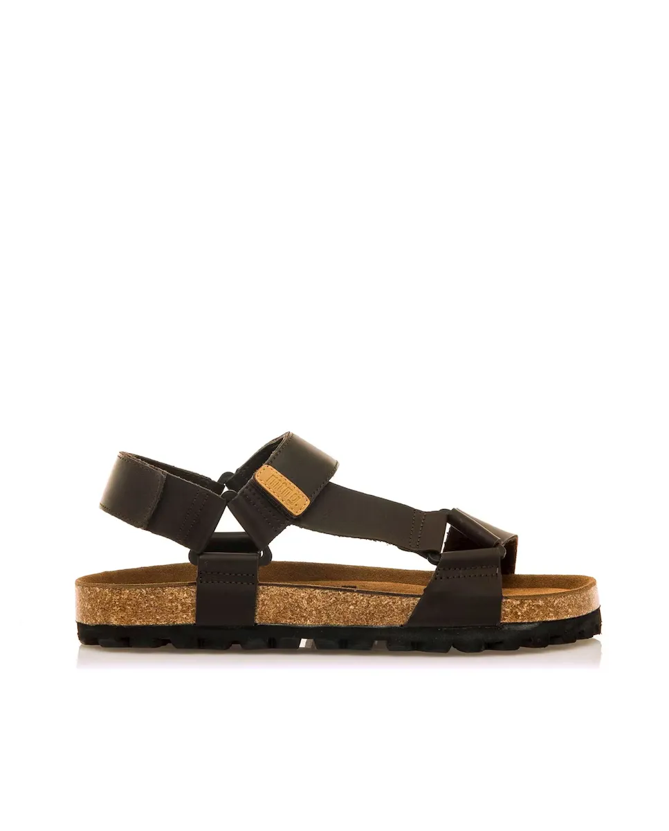 Мужские сандалии на плоской подошве с застежкой-липучкой Mustang, темно-коричневый
Мужские сандалии на плоской подошве с застежкой-липучкой Mustang, темно-коричневый