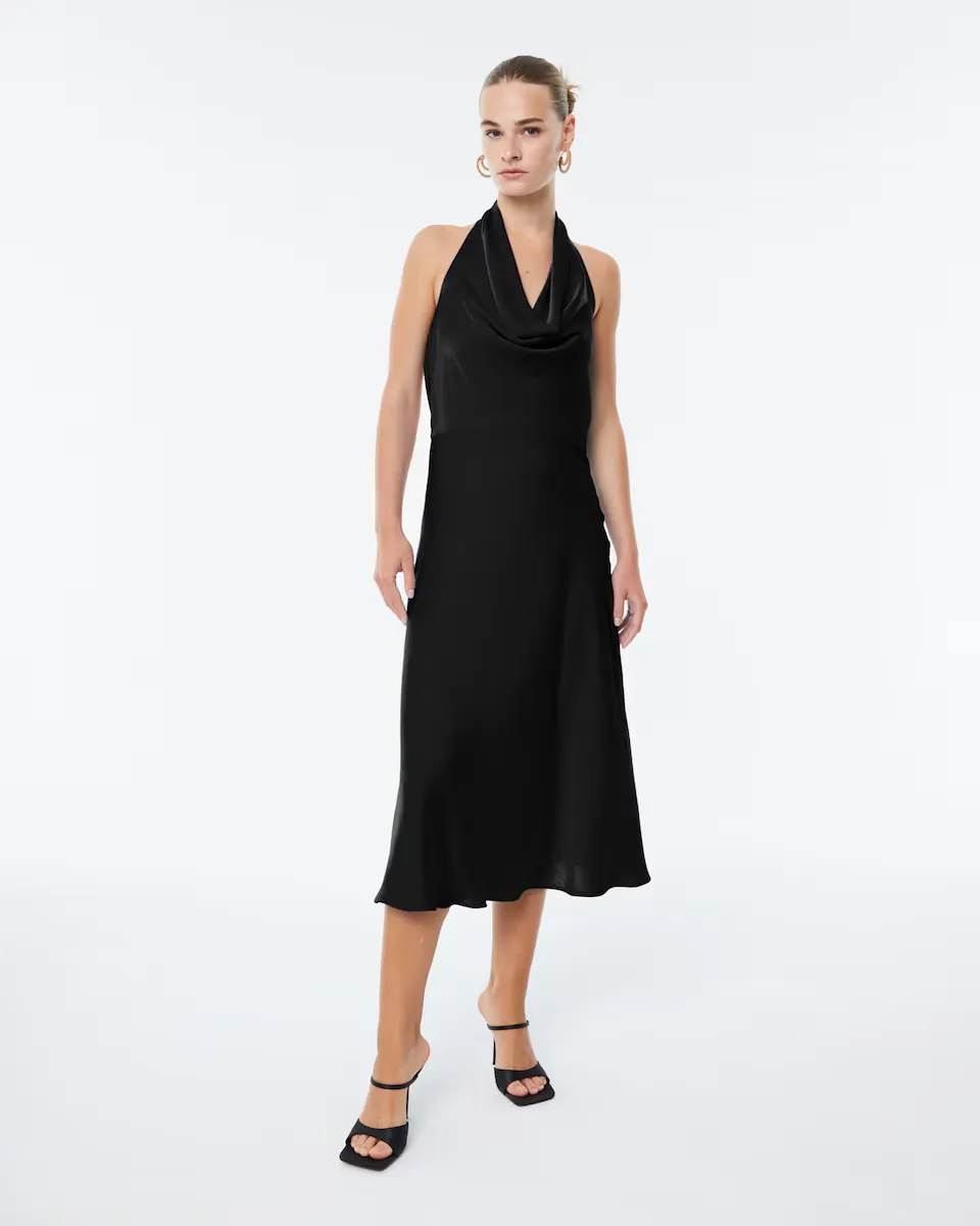 Атласное платье с драпированным вырезом спереди и сзади Paz Torras, чёрный
Атласное платье с драпированным вырезом спереди и сзади Paz Torras, чёрный