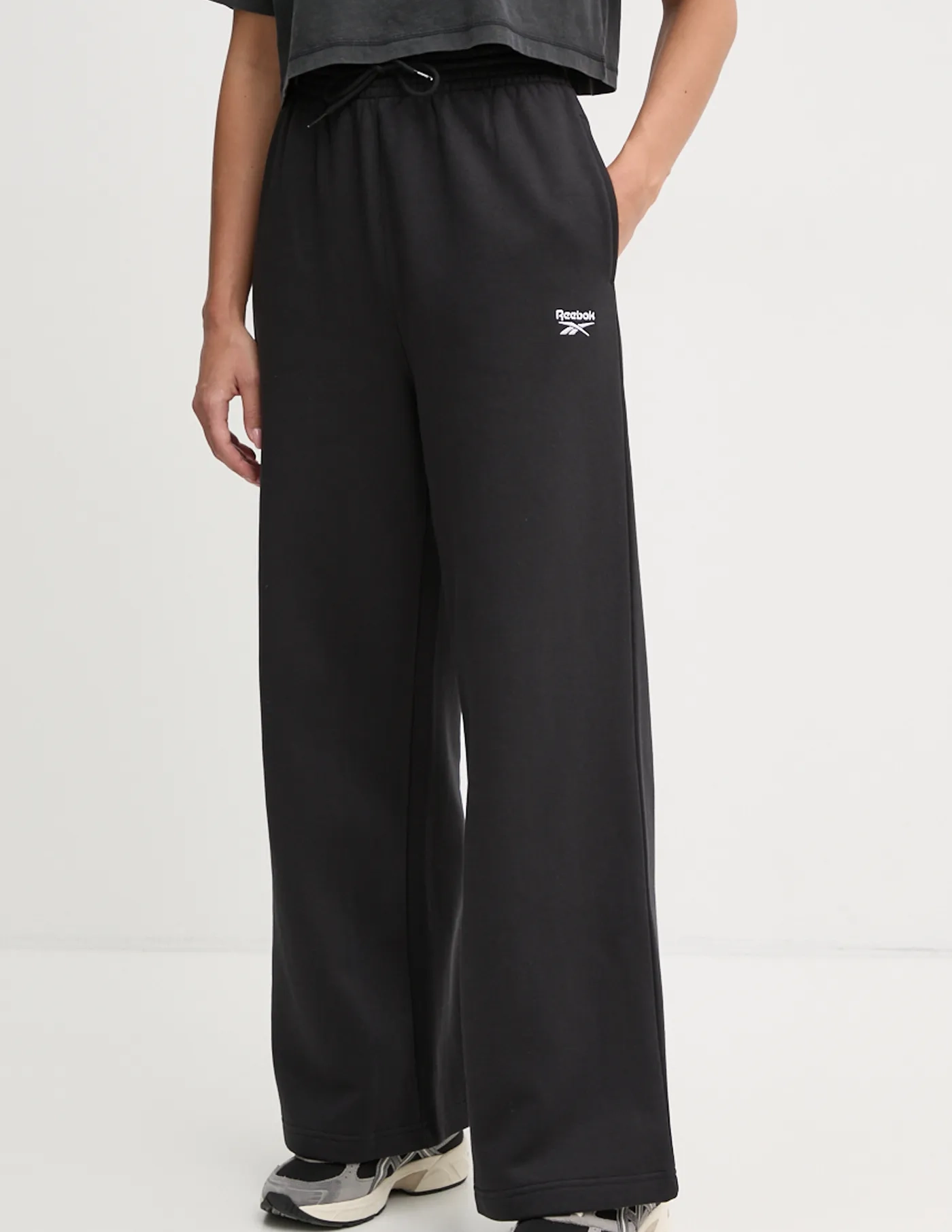 Спортивные брюки ИДЕНТИЧНОСТЬ Reebok, черный
Спортивные брюки ИДЕНТИЧНОСТЬ Reebok, черный