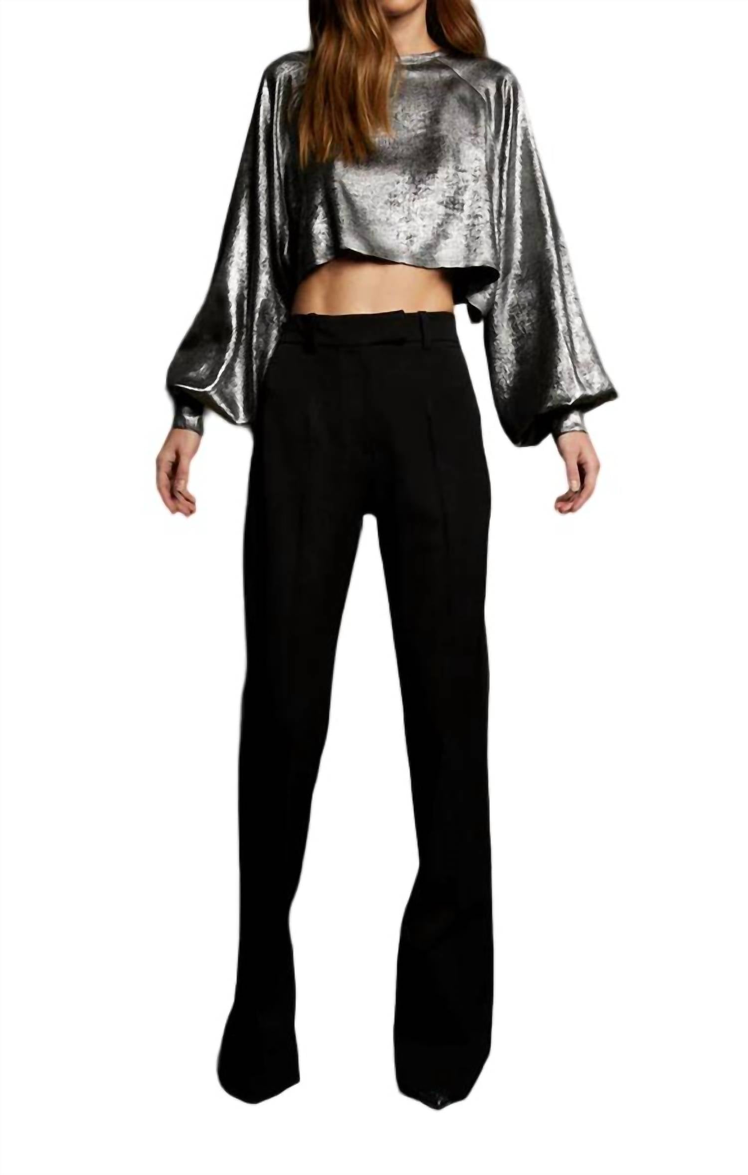 Укороченный топ Rey в серебристом цвете NONCHALANTLABEL, серебряный
Укороченный топ Rey в серебристом цвете NONCHALANTLABEL, серебряный