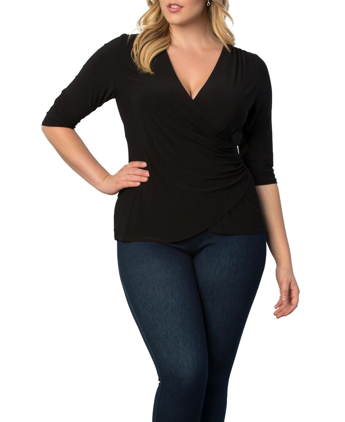 Женский топ больших размеров Femme Fatale с искусственным запахом Kiyonna
Женский топ больших размеров Femme Fatale с искусственным запахом Kiyonna