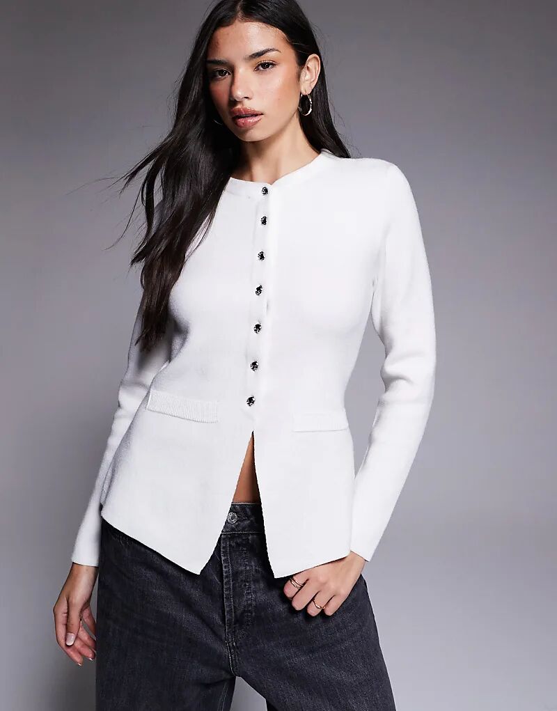 Вязаный топ River Island на пуговицах белого цвета
Вязаный топ River Island на пуговицах белого цвета