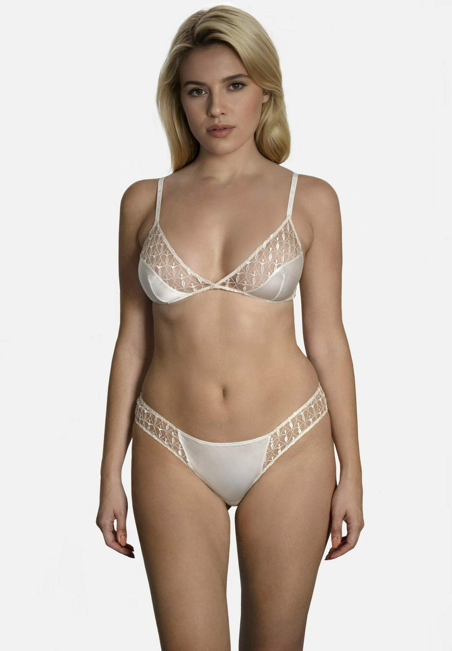 Брифы Elena Di Cuori EXCLUSIVE EMBROIDERY, Avorio/White
Брифы Elena Di Cuori EXCLUSIVE EMBROIDERY, Avorio/White