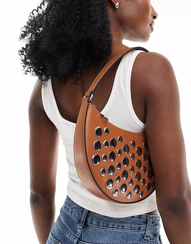 Сумка Stradivarius в форме полумесяца с заклепками коричневого цвета
Сумка Stradivarius в форме полумесяца с заклепками коричневого цвета