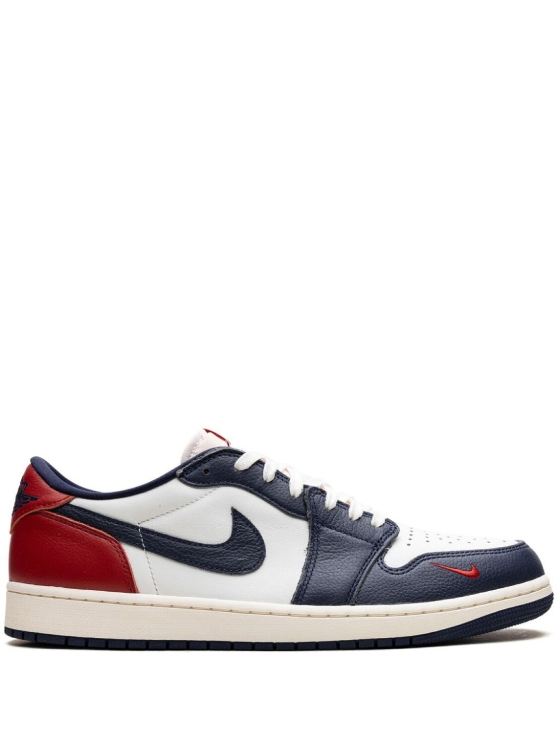 Кроссовки Air 1 Retro Low OG "Howard University PE" Jordan, белый
Кроссовки Air 1 Retro Low OG "Howard University PE" Jordan, белый