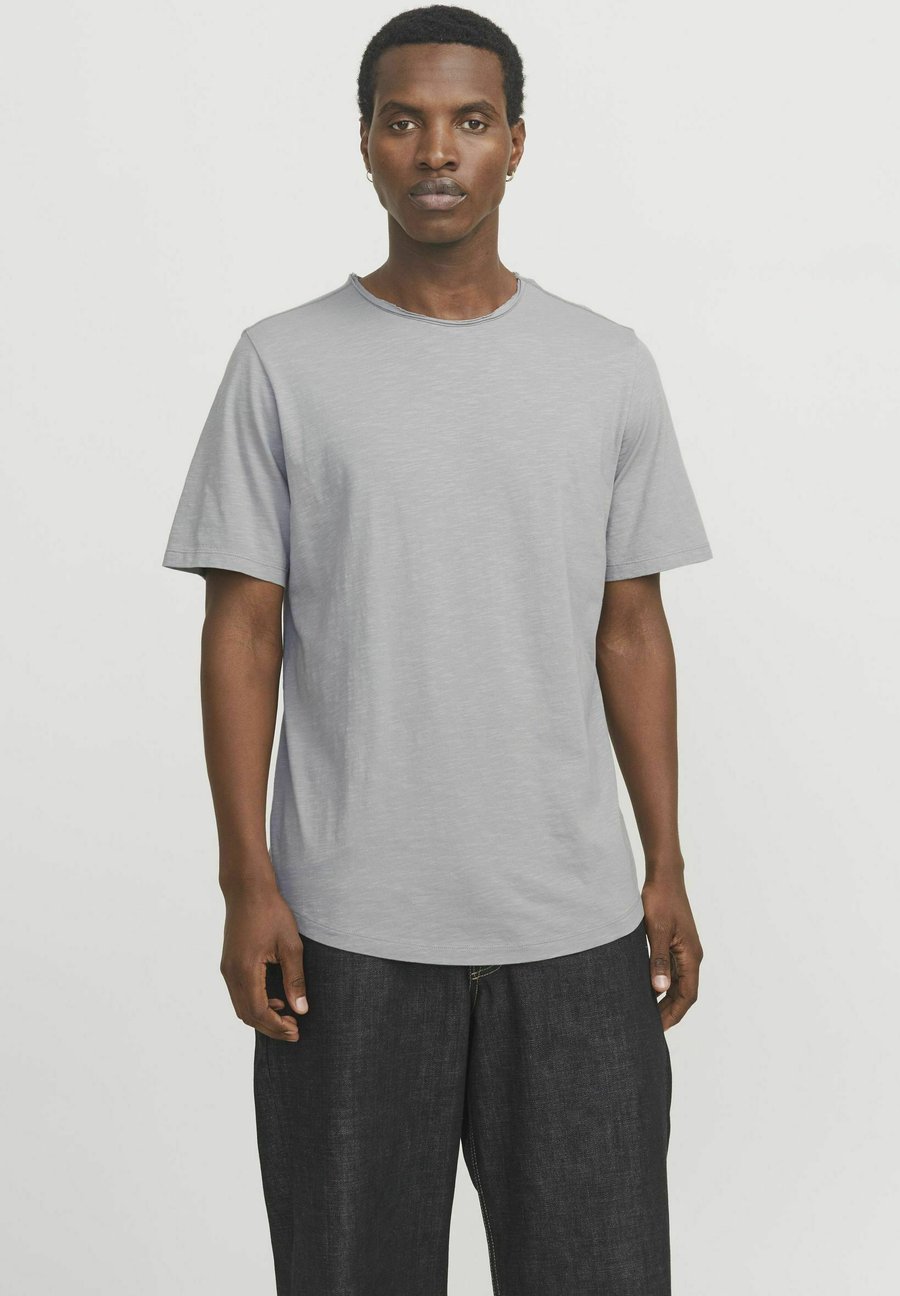 Футболка Jack & Jones EBASHER O-NECK SS, Ultimate Grey/Grey
Футболка Jack & Jones EBASHER O-NECK SS, Ultimate Grey/Grey