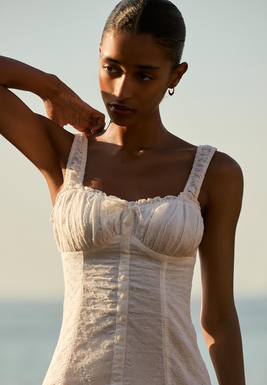 Платье Bershka Day dress, White
Платье Bershka Day dress, White