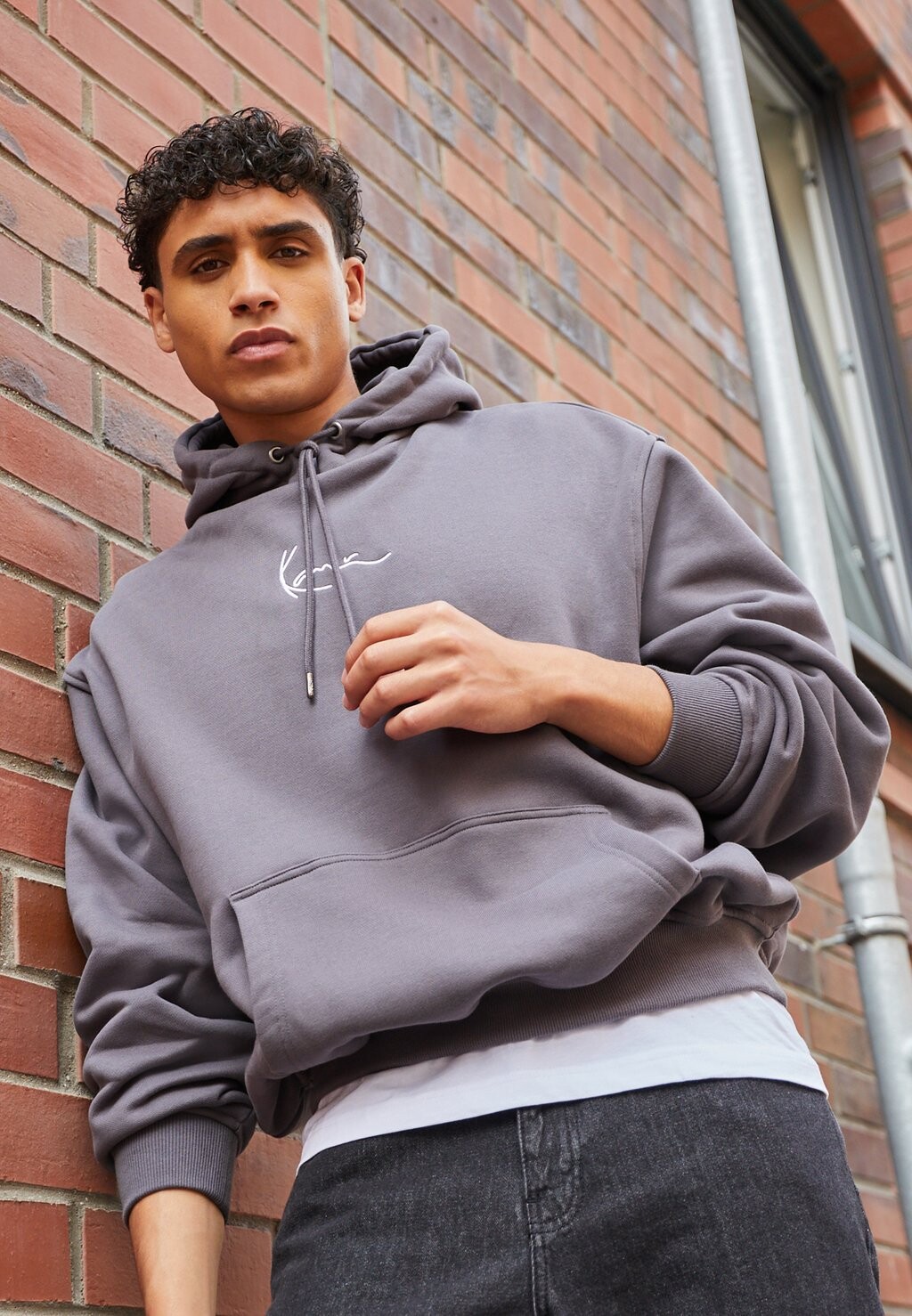 Толстовка Karl Kani SMALL SIGNATURE HEAVY HOODIE, цвет Anthracite, Серый, Толстовка Karl Kani SMALL SIGNATURE HEAVY HOODIE, цвет Anthracite
Толстовка Karl Kani SMALL SIGNATURE HEAVY HOODIE, цвет Anthracite, Серый, Толстовка Karl Kani SMALL SIGNATURE HEAVY HOODIE, цвет Anthracite