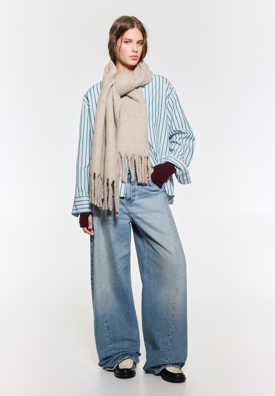 Шарф PULL&BEAR Scarf, Sand
Шарф PULL&BEAR Scarf, Sand