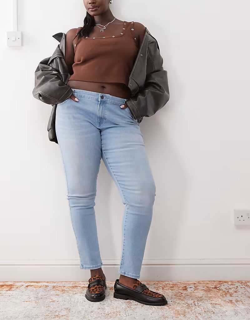 Джинсы пуш-ап Noisy May Curve Jen светло-голубого цвета
Джинсы пуш-ап Noisy May Curve Jen светло-голубого цвета