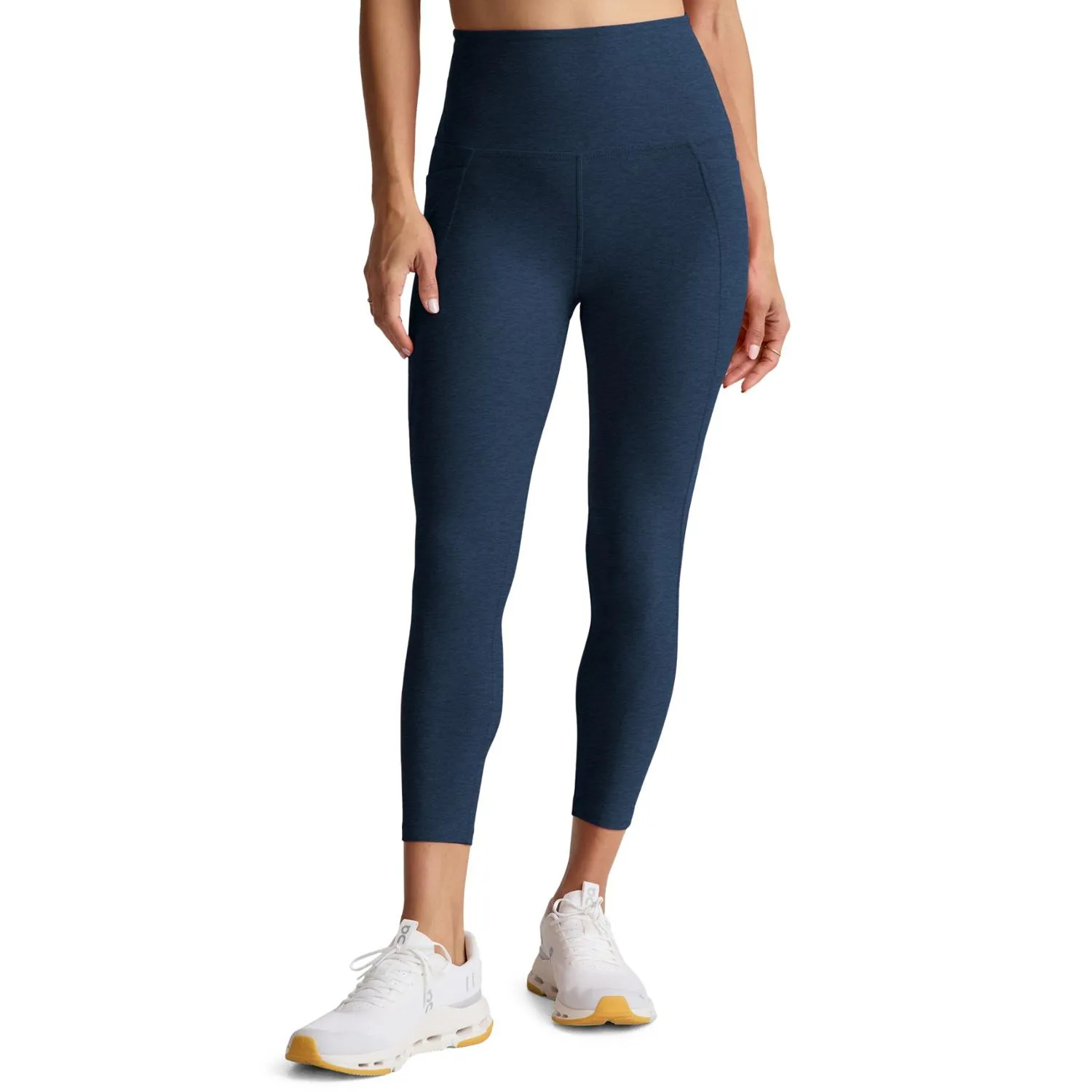 Высокие укороченные леггинсы с карманом Beyond Yoga, Nocturnal Navy
Высокие укороченные леггинсы с карманом Beyond Yoga, Nocturnal Navy