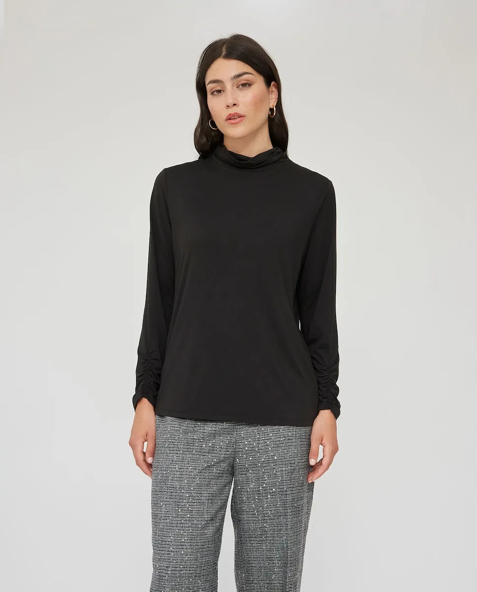 Женская футболка с высоким воротником и сборкой October, черный
Женская футболка с высоким воротником и сборкой October, черный