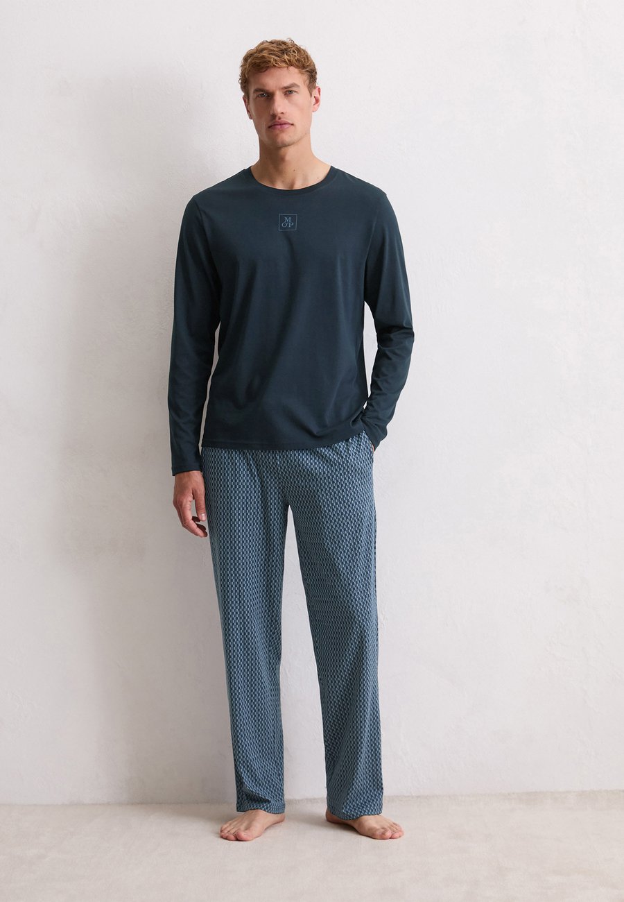 Пижамный комплект Marc O'Polo SET, Dark Navy Dark Navy Print/Dark Blue
Пижамный комплект Marc O'Polo SET, Dark Navy Dark Navy Print/Dark Blue