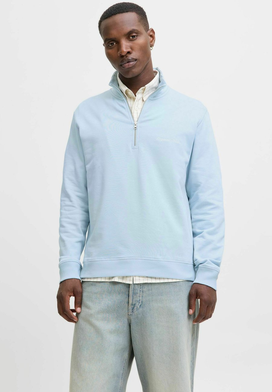 Толстовка Jack & Jones JORNORREBRO HIGH NECK, Skyway/Light Blue, Синий, Толстовка Jack & Jones JORNORREBRO HIGH NECK, Skyway/Light Blue
Толстовка Jack & Jones JORNORREBRO HIGH NECK, Skyway/Light Blue, Синий, Толстовка Jack & Jones JORNORREBRO HIGH NECK, Skyway/Light Blue