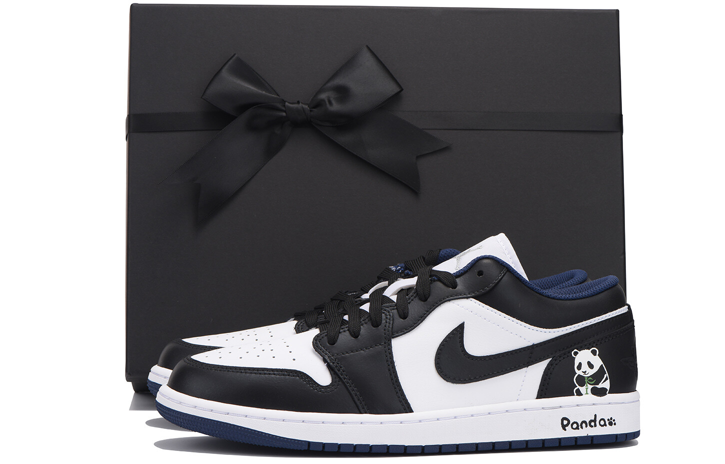 Баскетбольные кроссовки Air 1 Kids Women Jordan, серебряный
Баскетбольные кроссовки Air 1 Kids Women Jordan, серебряный