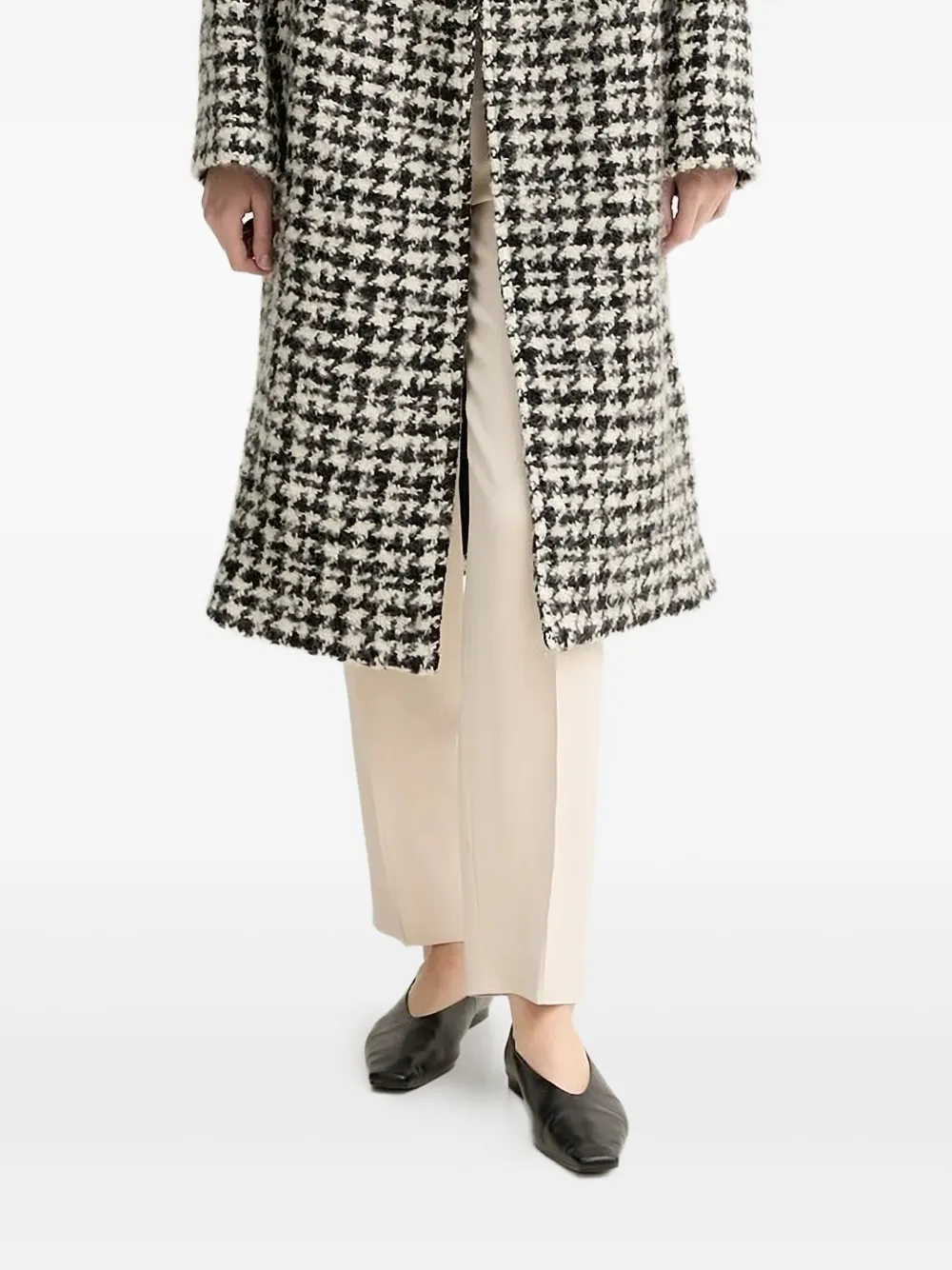 Брюки строгого кроя со складками Iceberg, нейтральный
Брюки строгого кроя со складками Iceberg, нейтральный