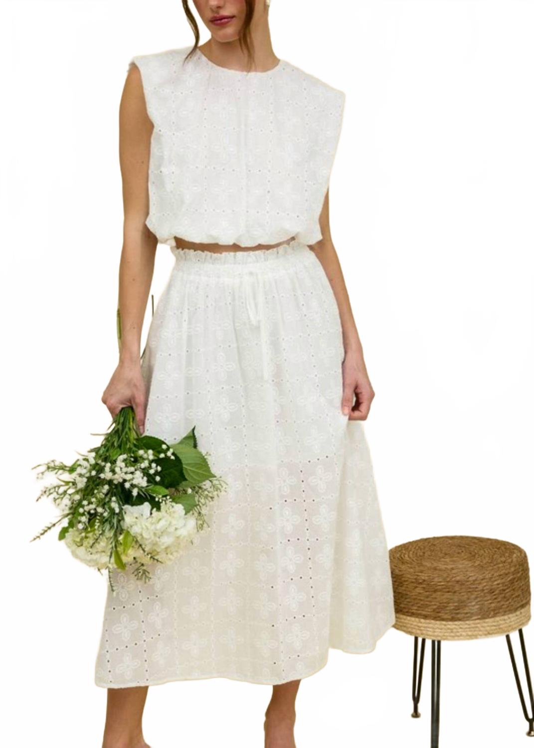 Blu Pepper Топ без рукавов Gracie Balloon белого цвета с перфорацией
Blu Pepper Топ без рукавов Gracie Balloon белого цвета с перфорацией