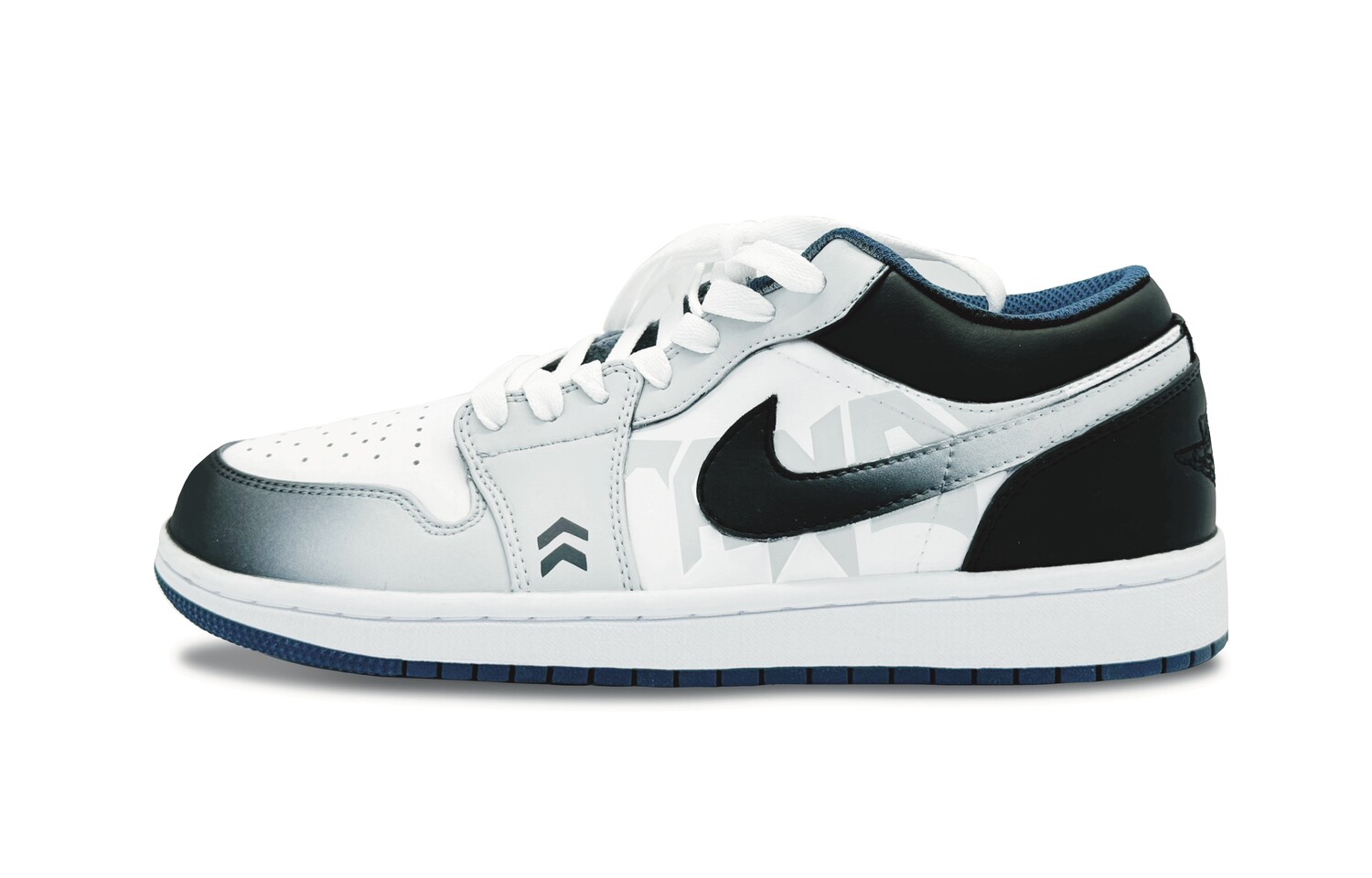 Кроссовки Air Jordan 1 Vintage Basketball Shoes Men Low-top Black/white/gray, черный/белый/серый
Кроссовки Air Jordan 1 Vintage Basketball Shoes Men Low-top Black/white/gray, черный/белый/серый
