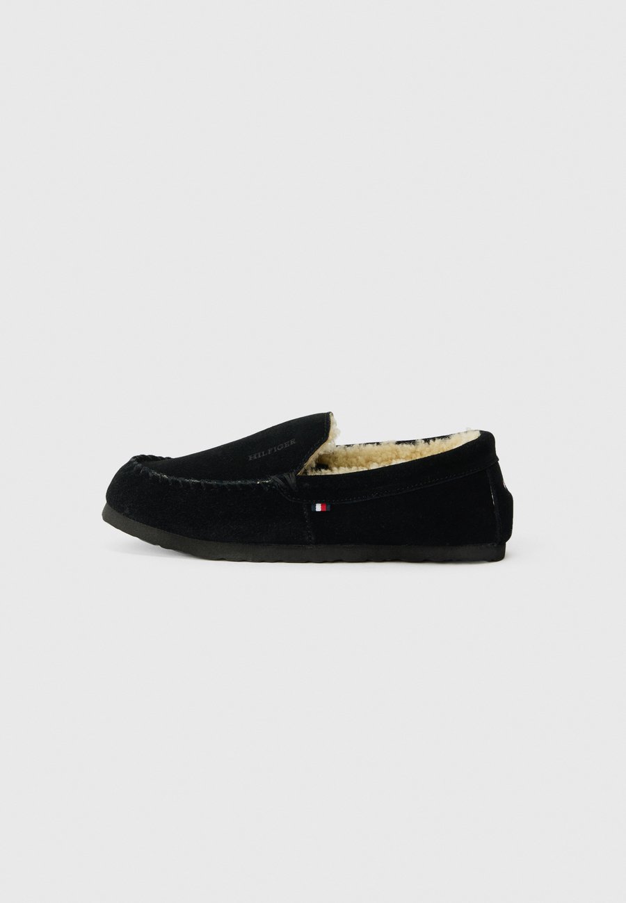 Лоферы Tommy Hilfiger Slip-ons, Black
Лоферы Tommy Hilfiger Slip-ons, Black