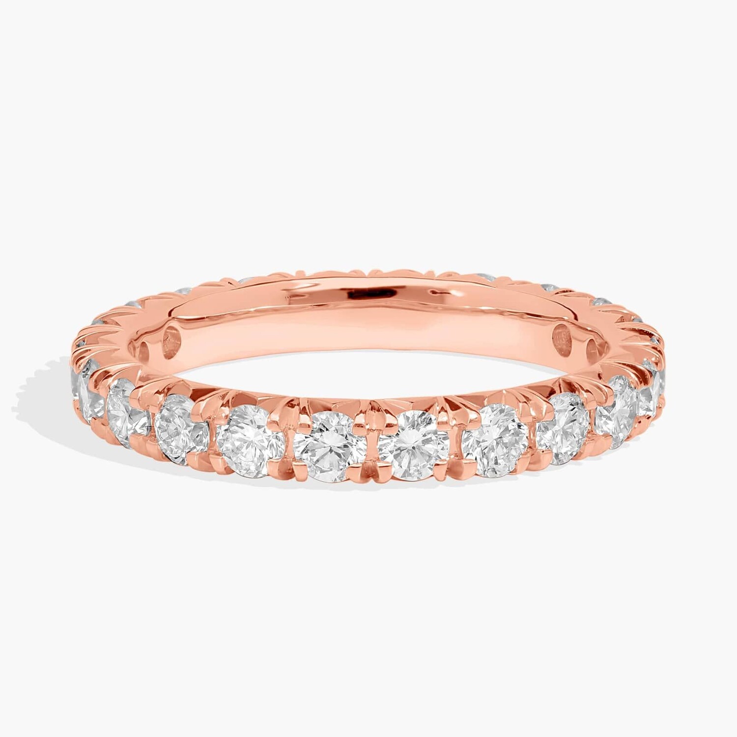 Кольцо «Вечность» с французским паве из розового золота 14 карат (1 1/2 карата, чистота - HI / SI1-SI2) Blue Nile
Кольцо «Вечность» с французским паве из розового золота 14 карат (1 1/2 карата, чистота - HI / SI1-SI2) Blue Nile