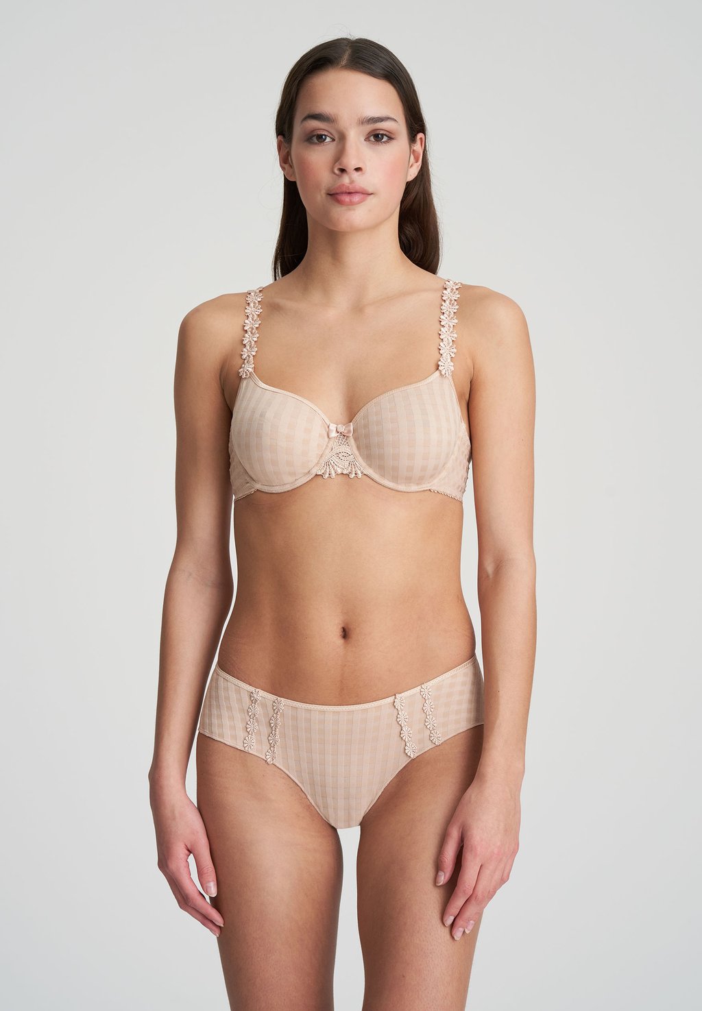 Бюстгальтер на косточках AVERO Marie Jo, бежевый
Бюстгальтер на косточках AVERO Marie Jo, бежевый