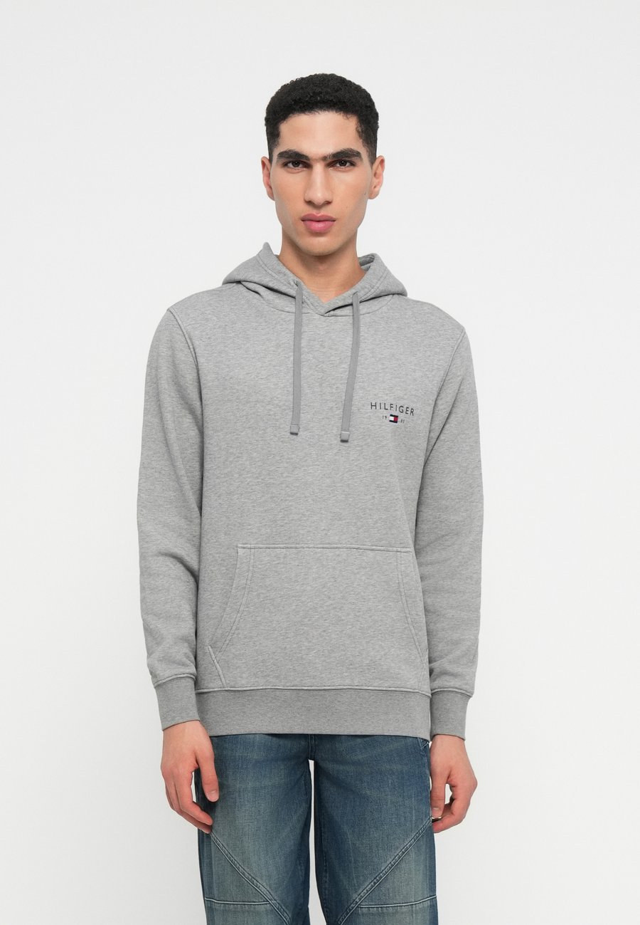 Худи Tommy Hilfiger BRAND LOVE SMALL HOODIE, Medium Grey Heather/Mottled Grey
Худи Tommy Hilfiger BRAND LOVE SMALL HOODIE, Medium Grey Heather/Mottled Grey