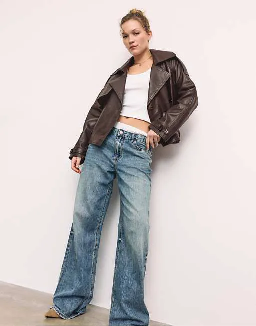 Коричневый тренч из 100% кожи Stradivarius Oversize
Коричневый тренч из 100% кожи Stradivarius Oversize