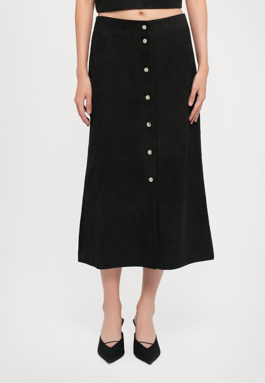 Юбка STUDIO ID BUTTON MIDI SKIRT, Black /Black
Юбка STUDIO ID BUTTON MIDI SKIRT, Black /Black