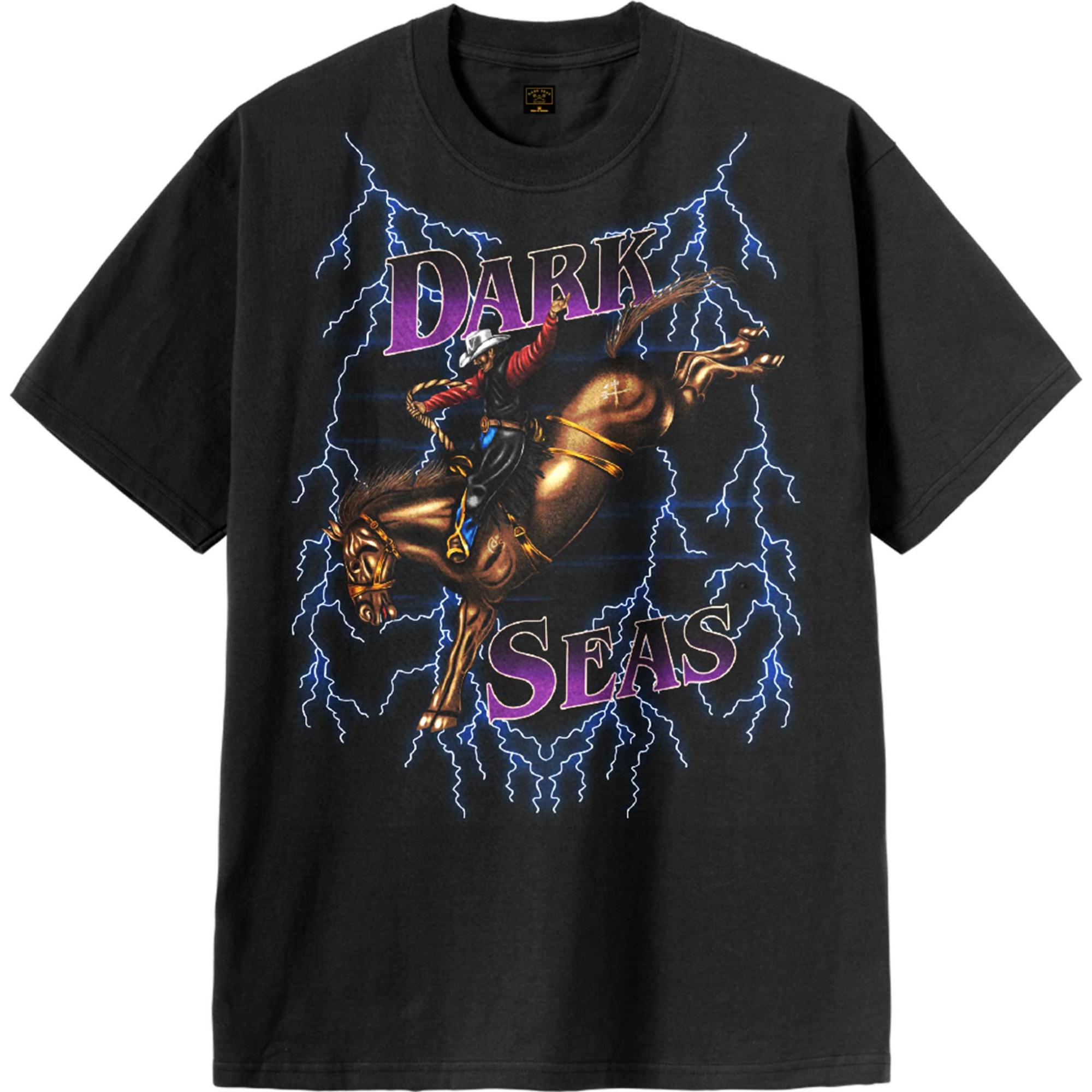 Мужская футболка с коротким рукавом Saddle Bronc Dark Seas, Black, Черный, Мужская футболка с коротким рукавом Saddle Bronc Dark Seas, Black
Мужская футболка с коротким рукавом Saddle Bronc Dark Seas, Black, Черный, Мужская футболка с коротким рукавом Saddle Bronc Dark Seas, Black