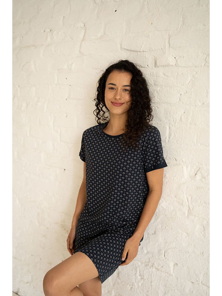 By Louise Ночная рубашка темно-синего цвета
By Louise Ночная рубашка темно-синего цвета