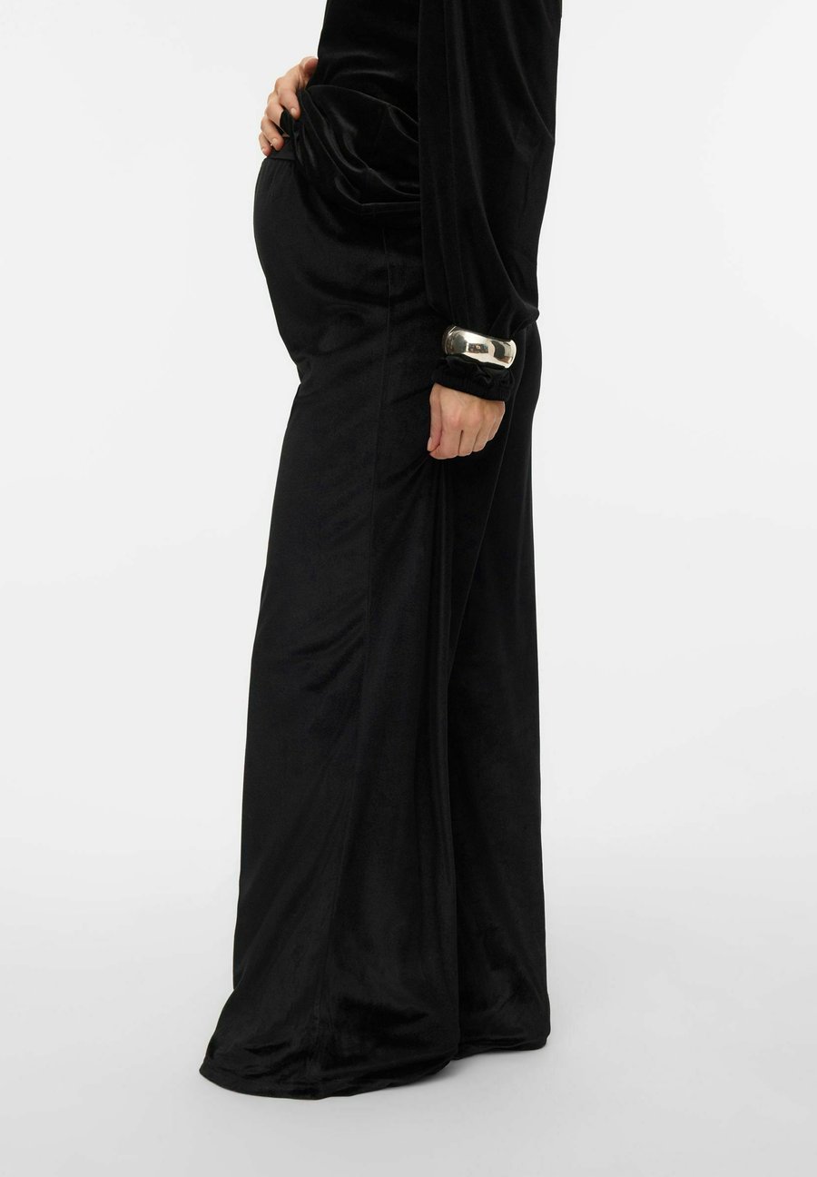 Брюки MAMALICIOUS WEITEM, Black
Брюки MAMALICIOUS WEITEM, Black