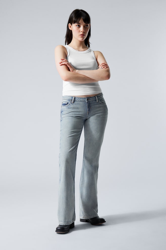 Джинсы Nova с заниженной талией и облегающими штанинами Weekday, синий
Джинсы Nova с заниженной талией и облегающими штанинами Weekday, синий