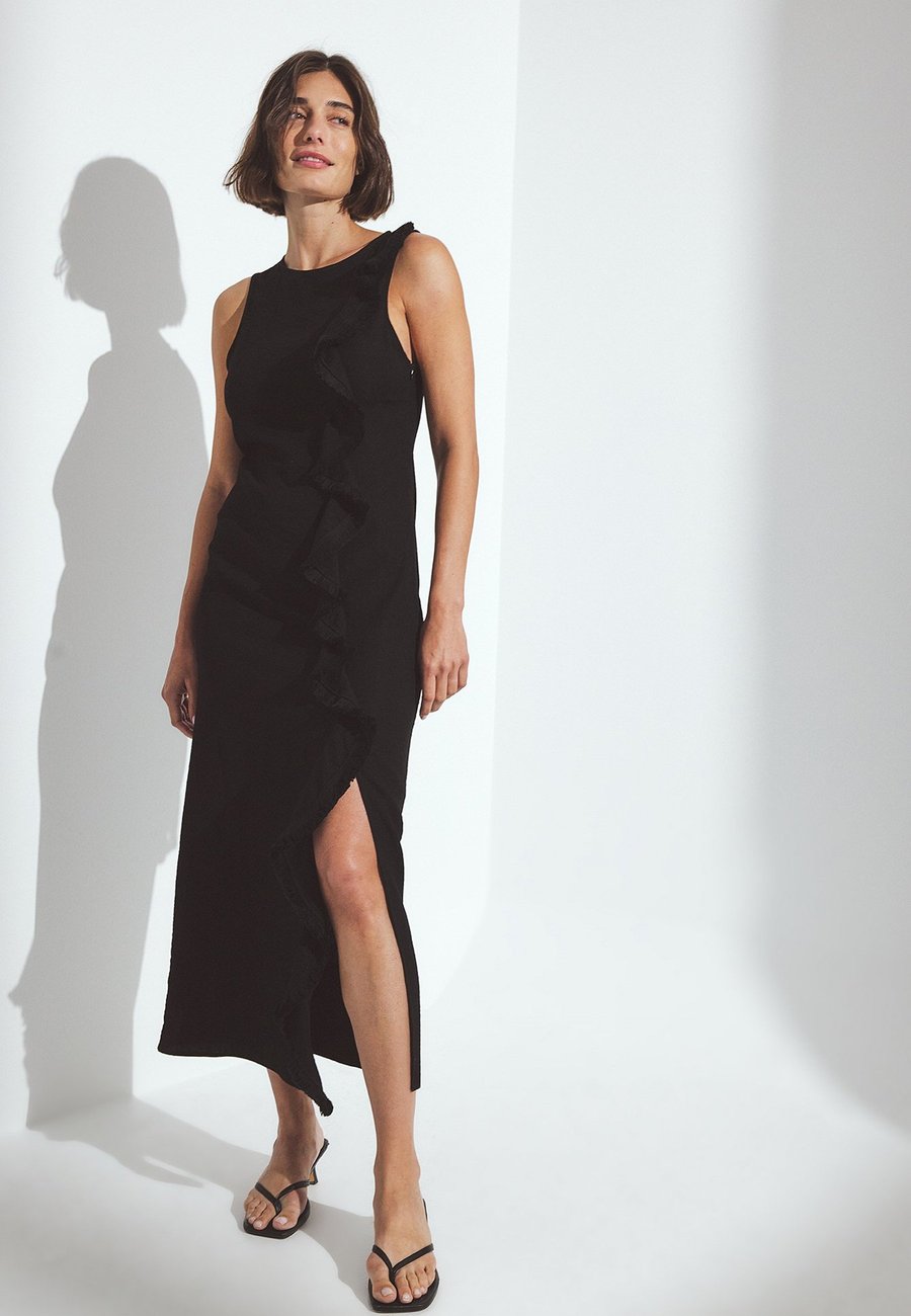 Платье NA-KD RUFFLE DETAIL FRINGE, Black
Платье NA-KD RUFFLE DETAIL FRINGE, Black