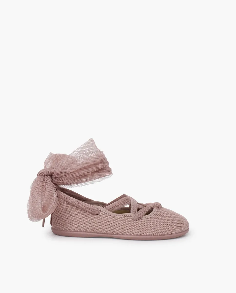 Детские балетки из льна с перекрестными лямками и фатином Pisamonas, светло-розовый
Детские балетки из льна с перекрестными лямками и фатином Pisamonas, светло-розовый